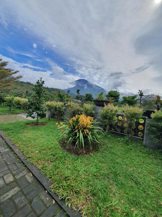 Nusantara Hotel Sembalun Сембалун Лаванг Экстерьер фото